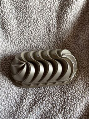 Nordic Ware Metallic Gold Swirl Bundt Pan
